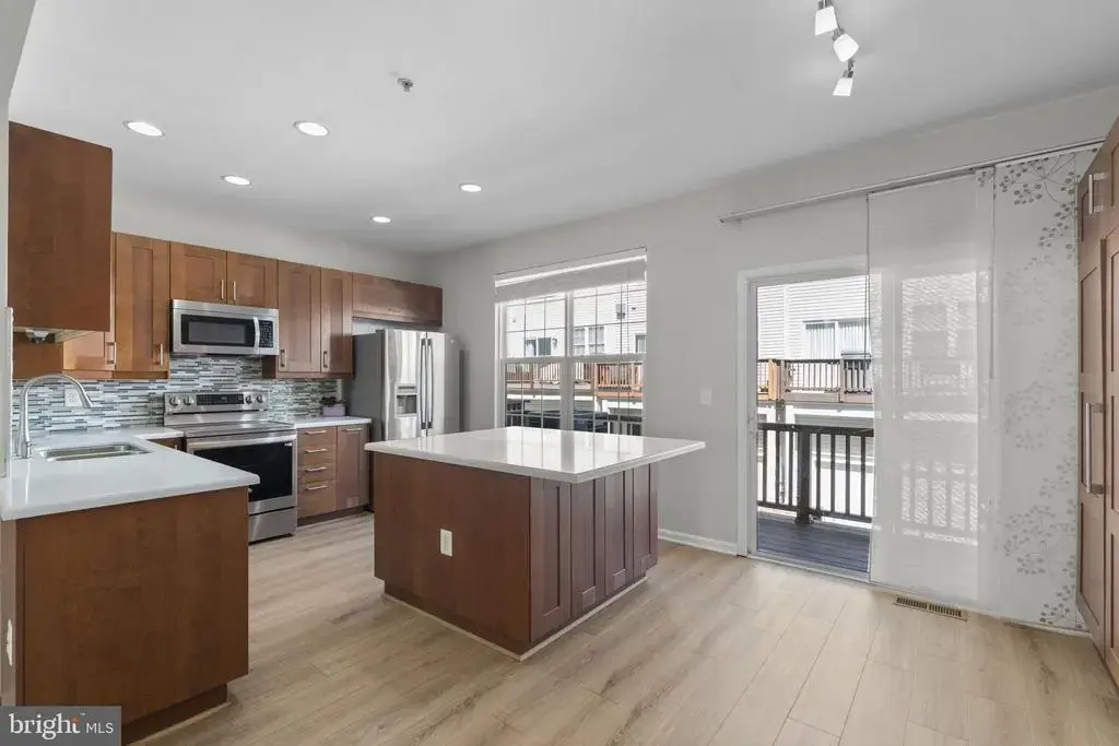 3819 Eisenhower Ave, ALEXANDRIA