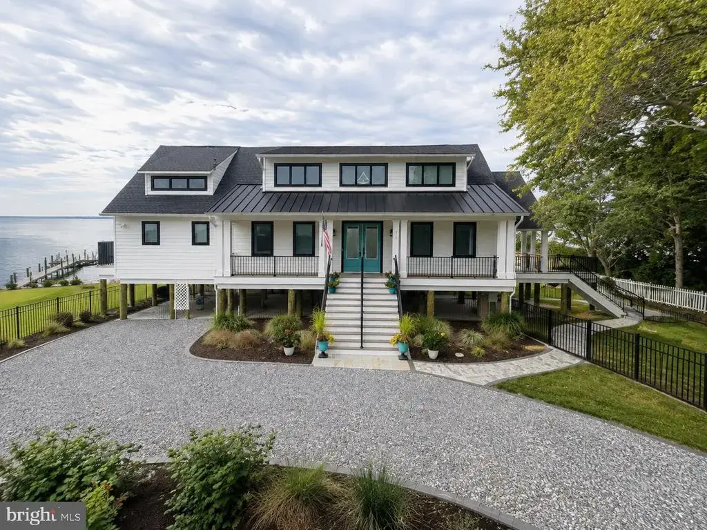 712 Bay Dr, STEVENSVILLE