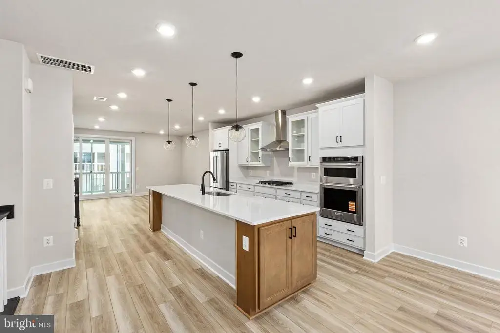 20804 Cloongee Ter, DULLES
