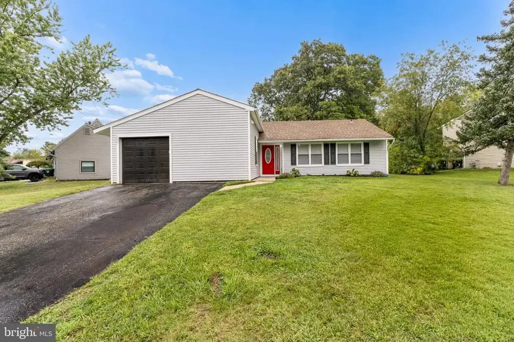 48 Pershing Ln, SICKLERVILLE