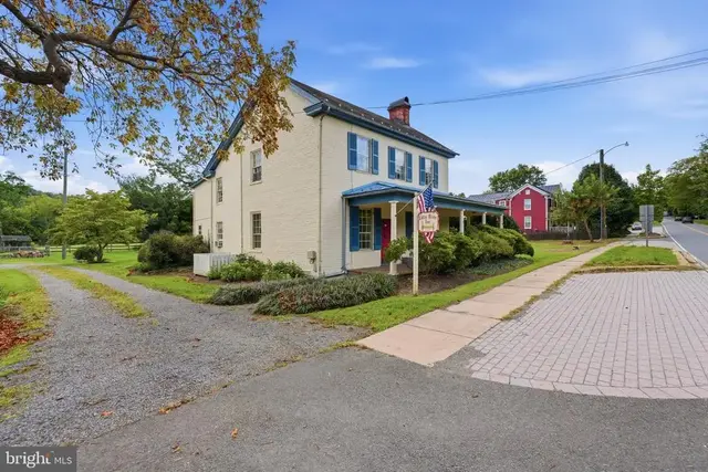 39307 Little River Tpke, Aldie