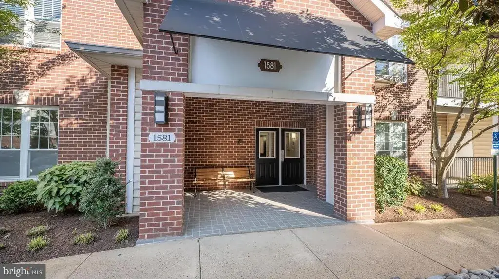 1581 Spring Gate Dr #5207, MCLEAN
