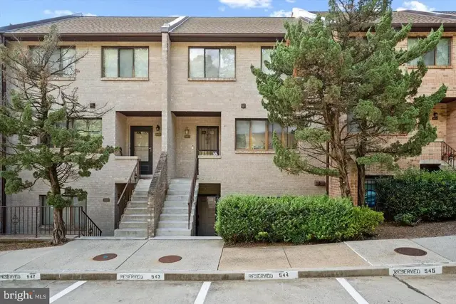3895-b Steppes Ct #3895b, Falls Church