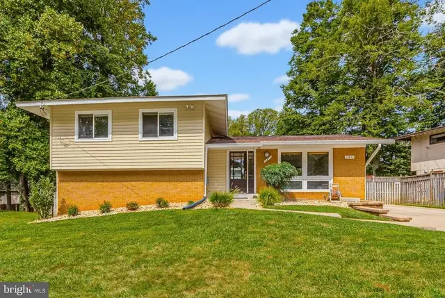 13812 Vista Dr, Rockville