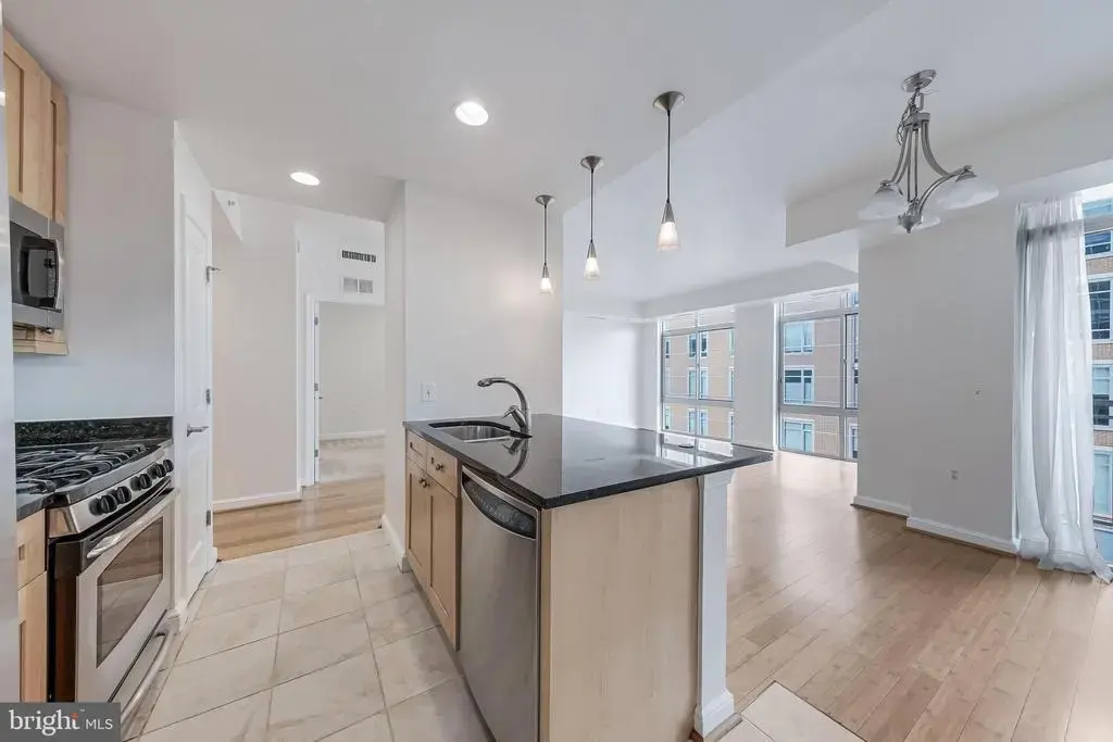 11990 Market St #306, RESTON