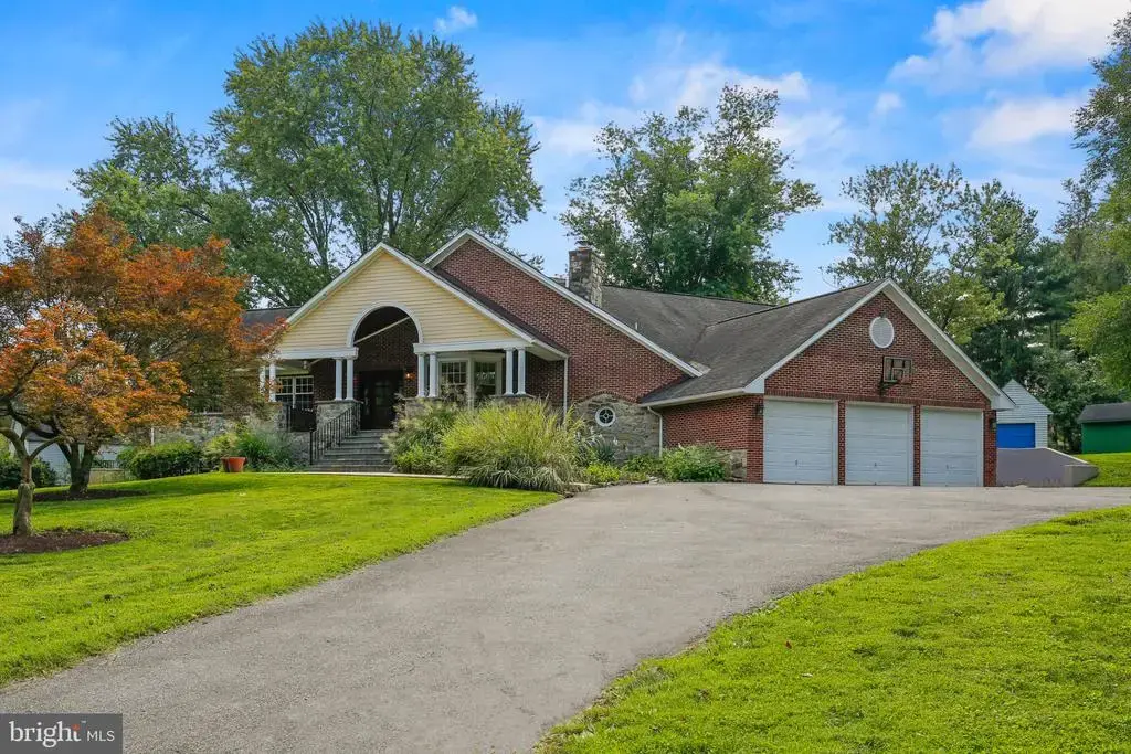 318 Duxbury Rd, SILVER SPRING