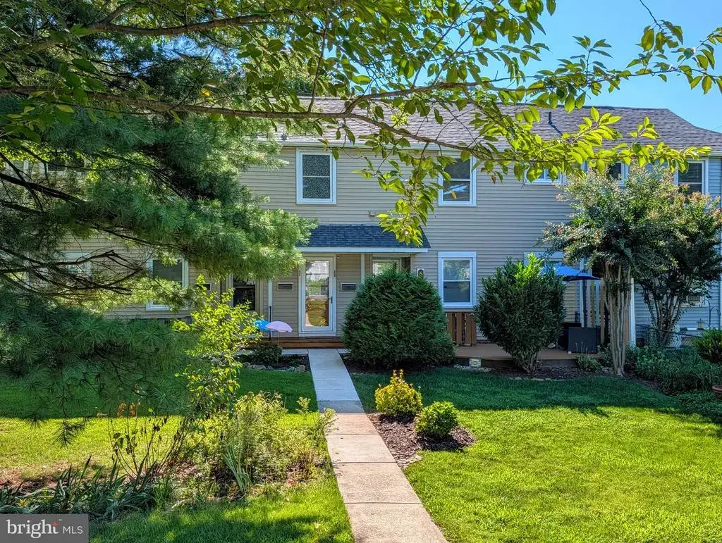 8-c Laurel Hill Rd, GREENBELT