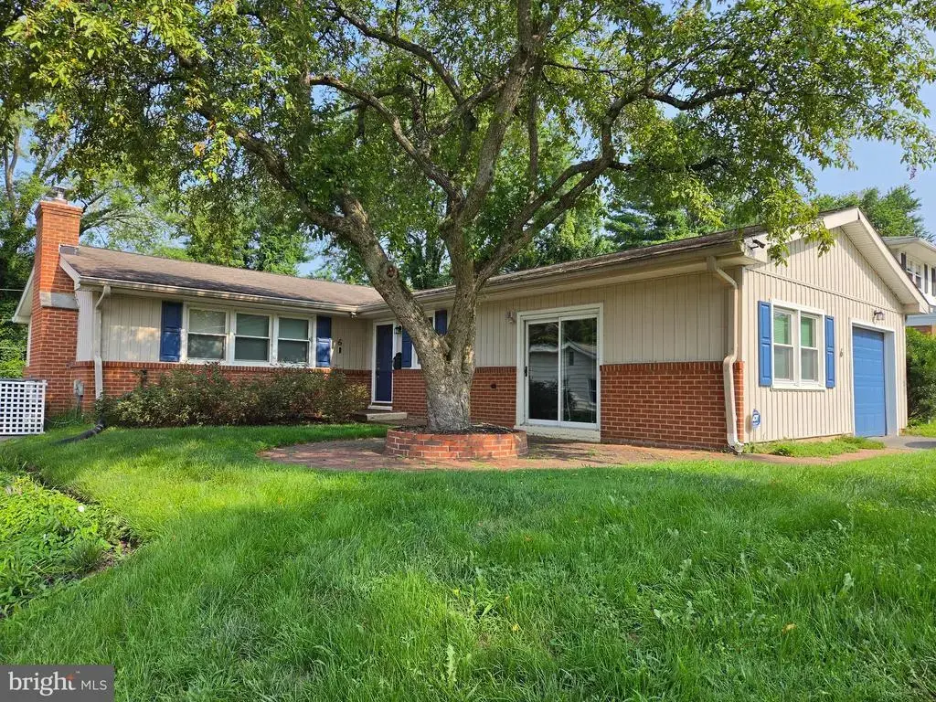 6 Windflower Dr, NEWARK