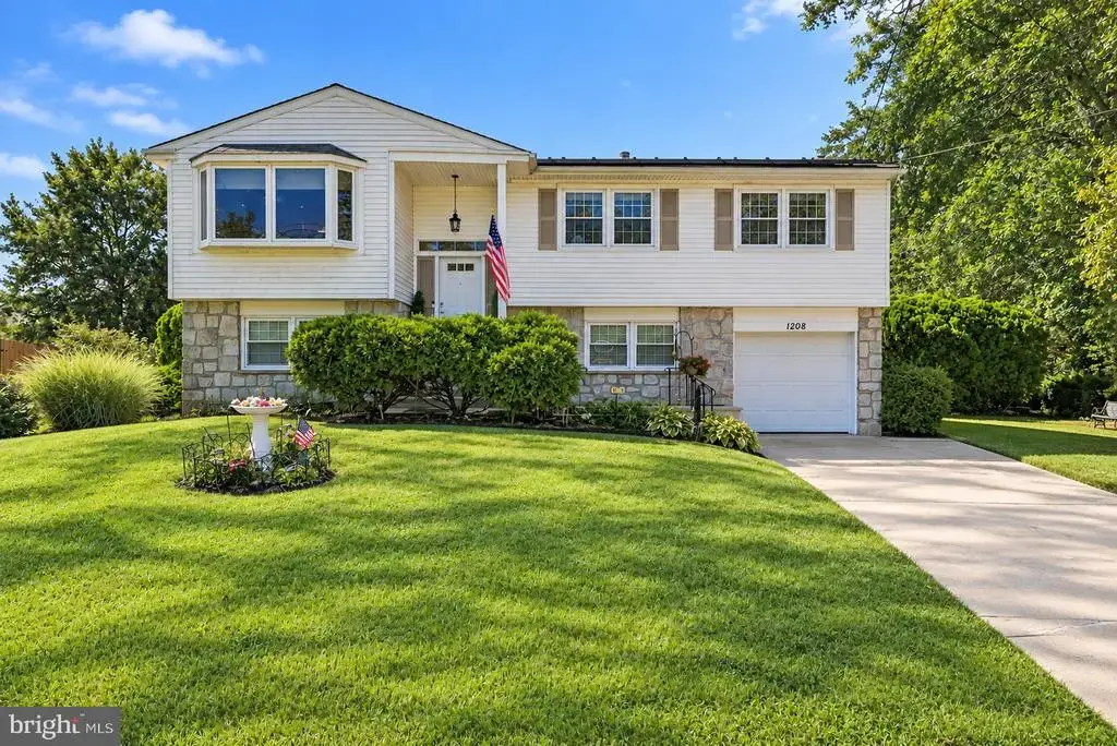 1208 Salem Rd, BURLINGTON