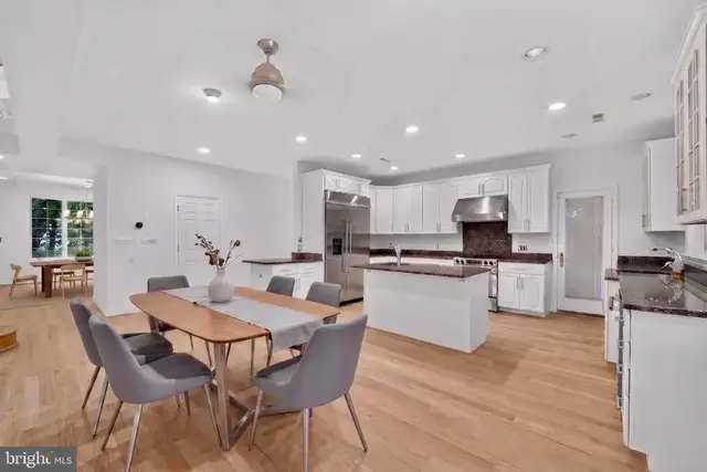 8309 Old Seven Locks Rd, Bethesda