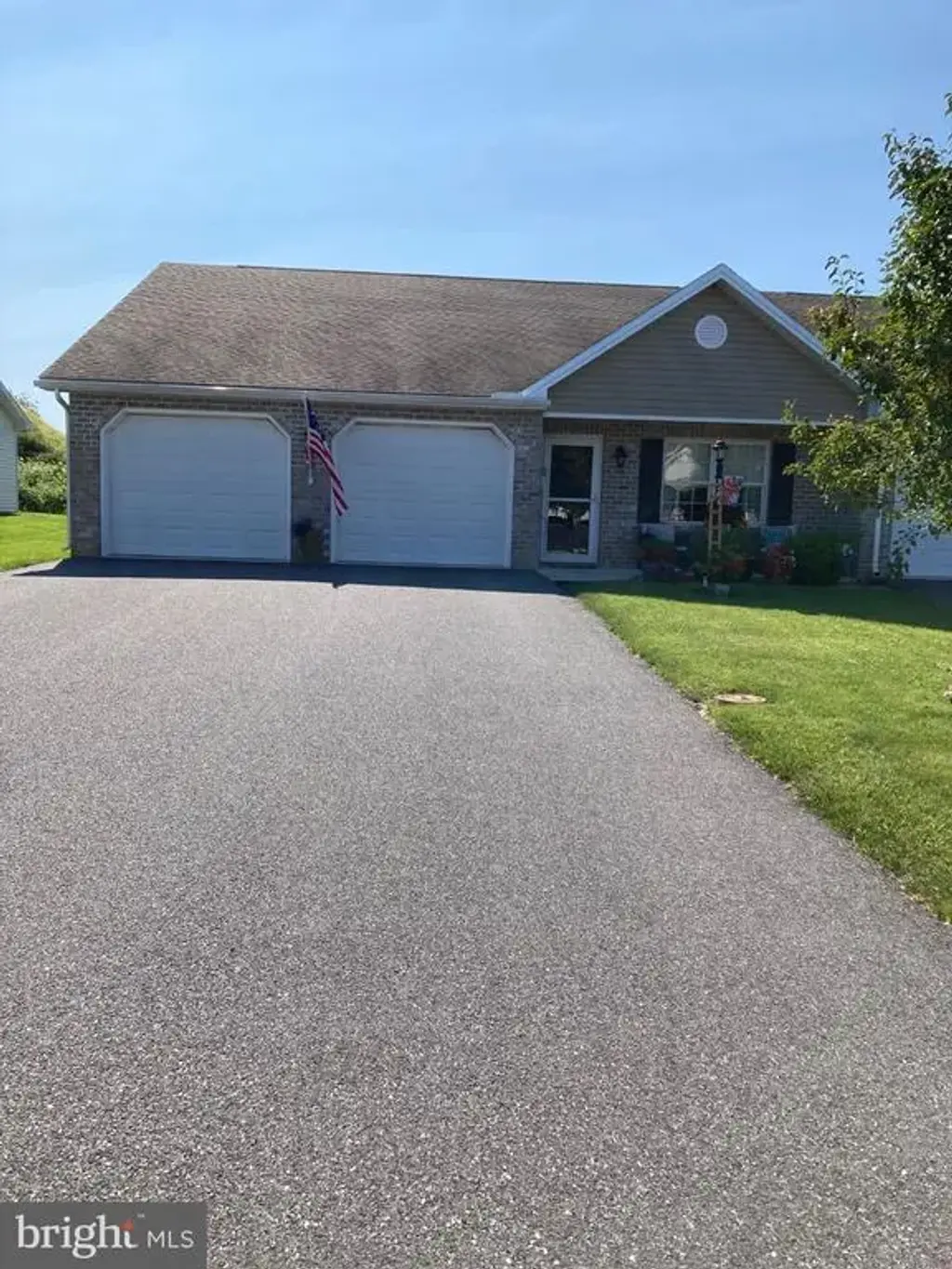 327 Franklin Way, SHIPPENSBURG