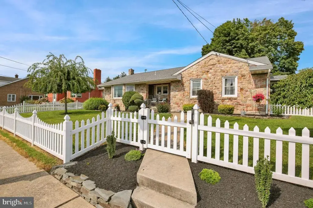 40 S Laurel St, KUTZTOWN