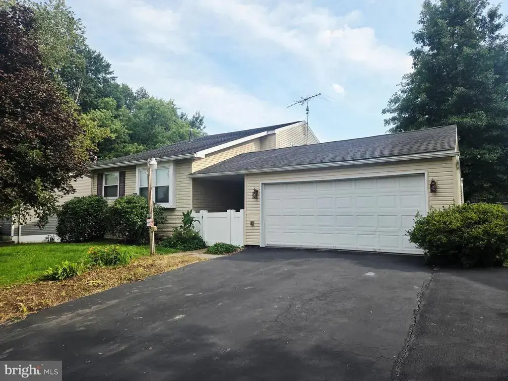 4956 Elderberry Dr, READING