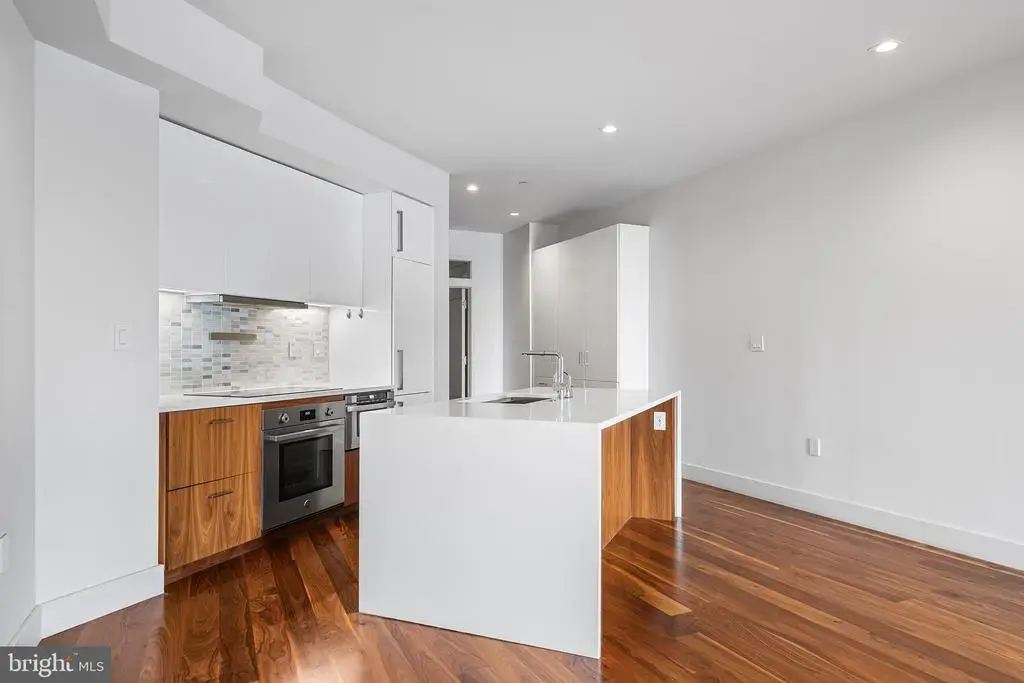 621-23 S 24th St #208, PHILADELPHIA