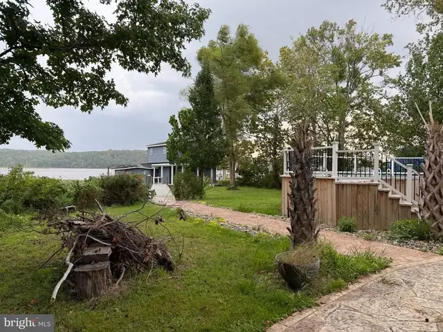 111 Willow Landing Rd, Stafford