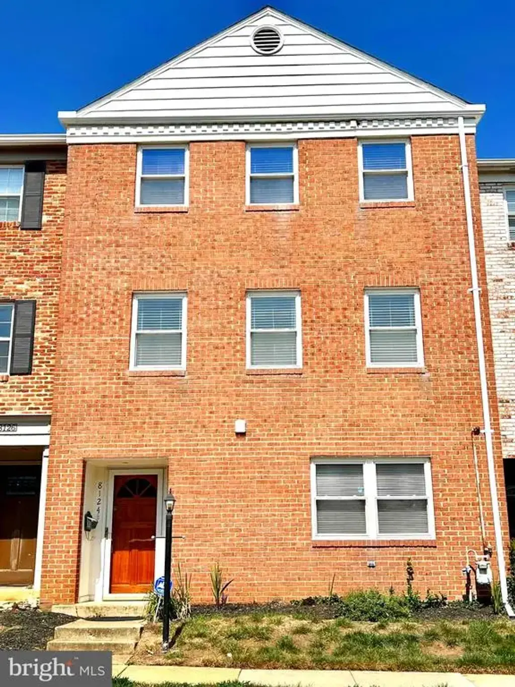 8124 Larkin Ln, VIENNA