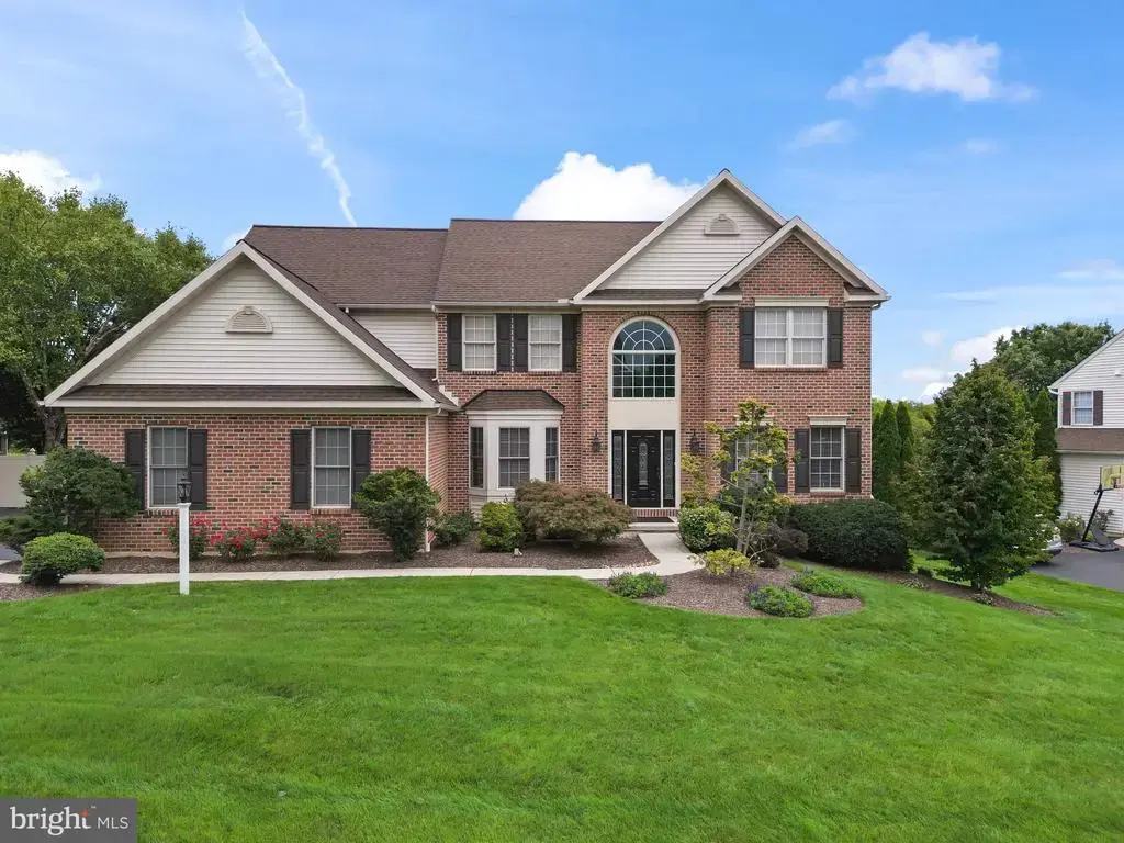 3381 Harwood, READING