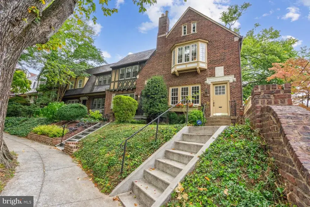 4409 Q St Nw, WASHINGTON