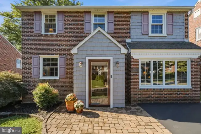 104 Flintlock Rd, Drexel Hill