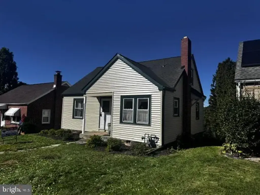 1435 Fayette Ave, READING