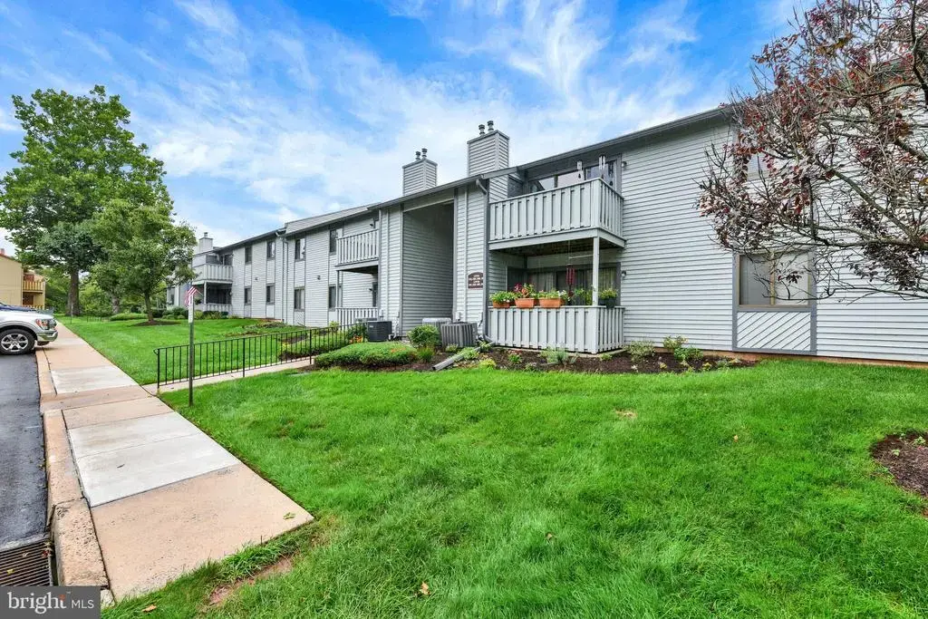 1004 Dogwood Ct, LANSDALE