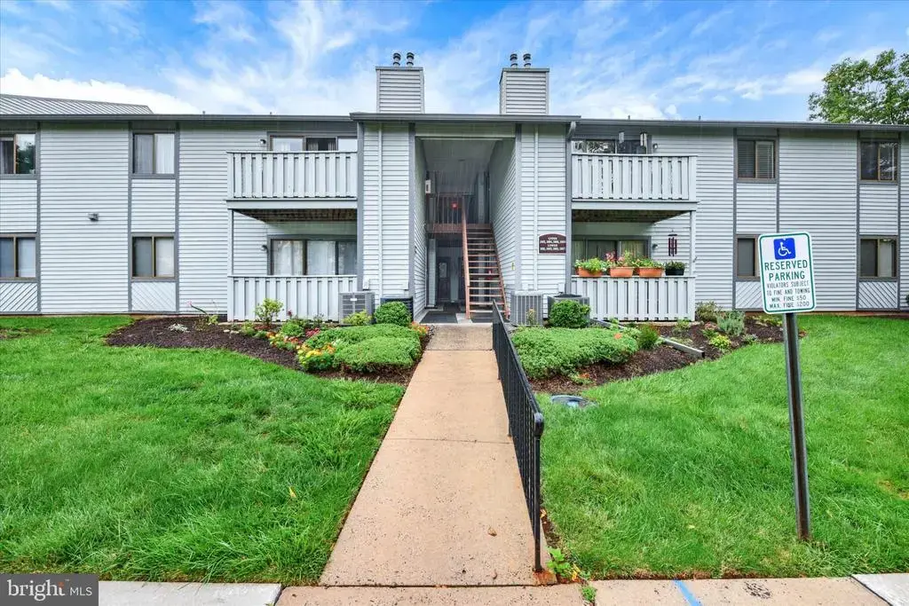 1004 Dogwood Ct, LANSDALE