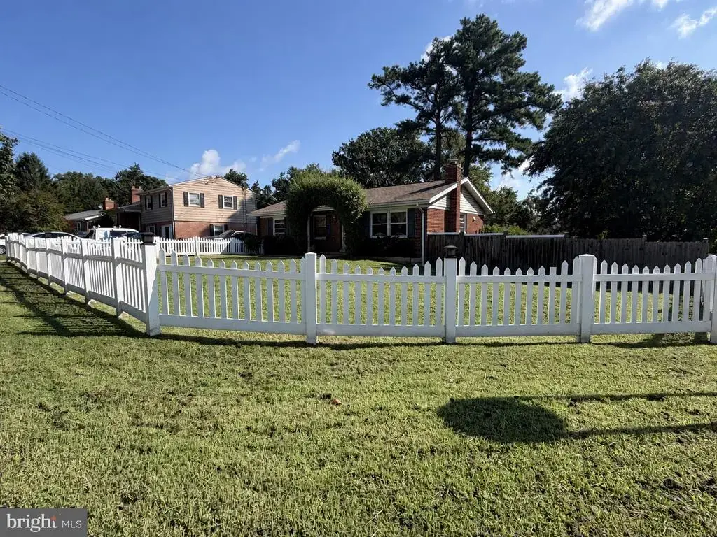 11041 Montgomery Rd, BELTSVILLE
