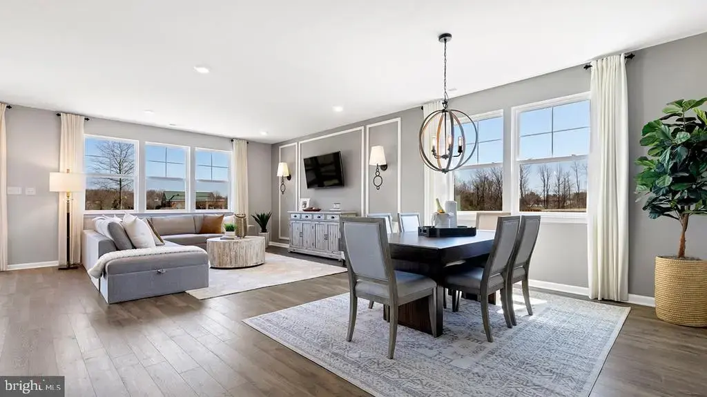16 Norwich Lane, MOORESTOWN
