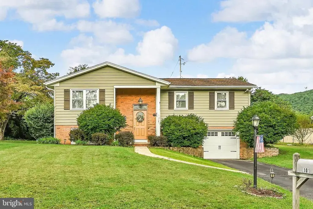101 Timber Rd, POTTSVILLE