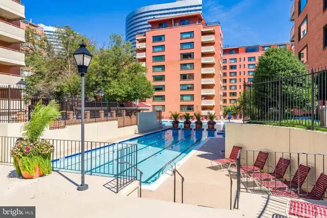 1021 Arlington Blvd #617, Arlington