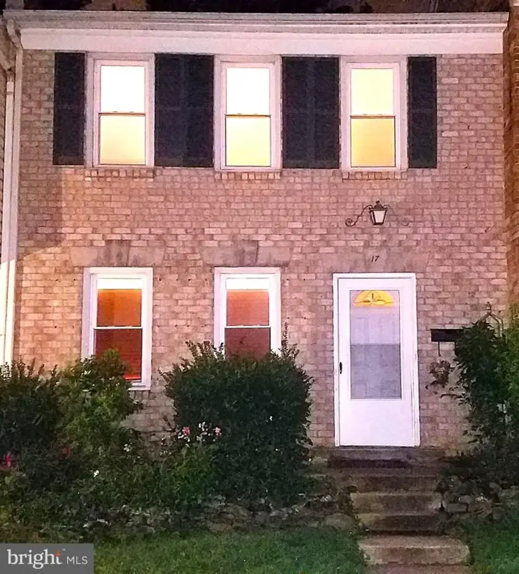 17 County Ct #15-9, GAITHERSBURG