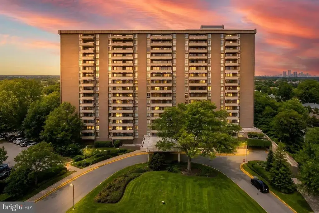 1800 Old Meadow Rd #1204, MCLEAN
