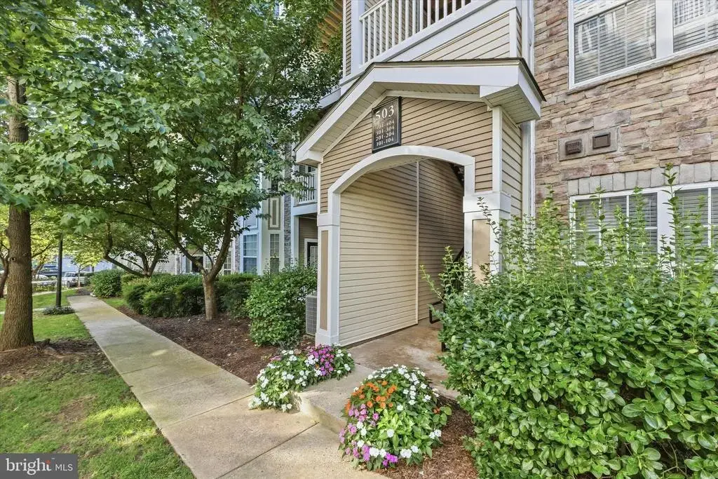 503 Sunset View Ter Se #404, LEESBURG