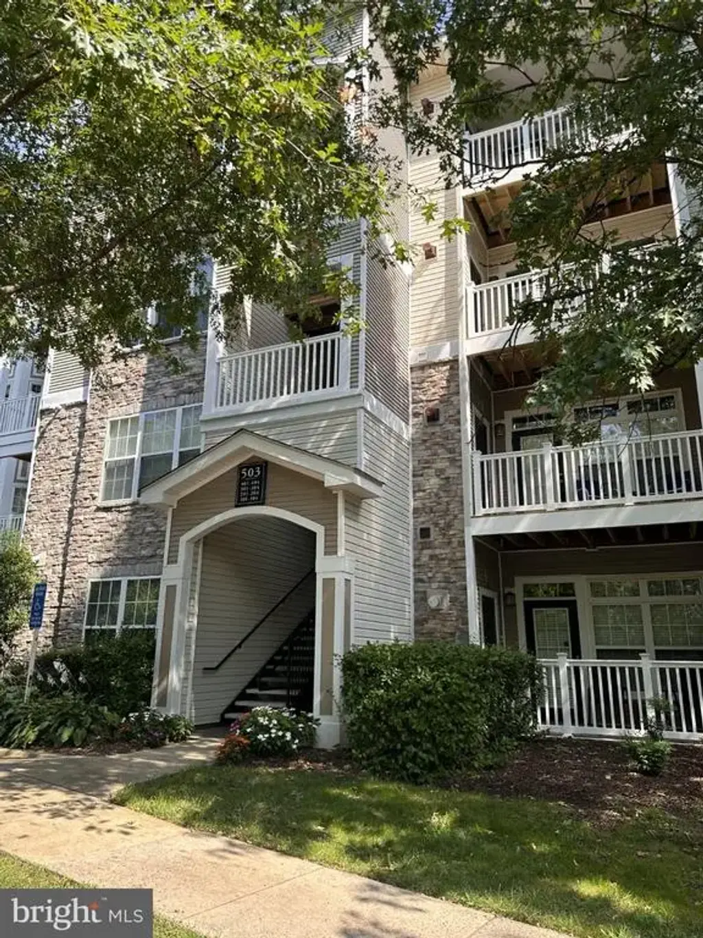 503 Sunset View Ter Se #404, LEESBURG