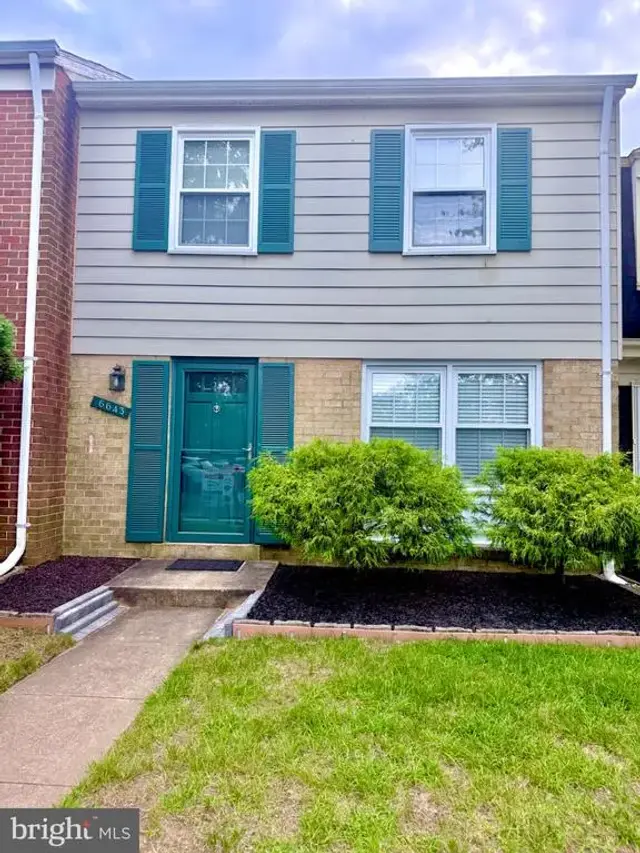 6643 Deer Gap Ct, Alexandria
