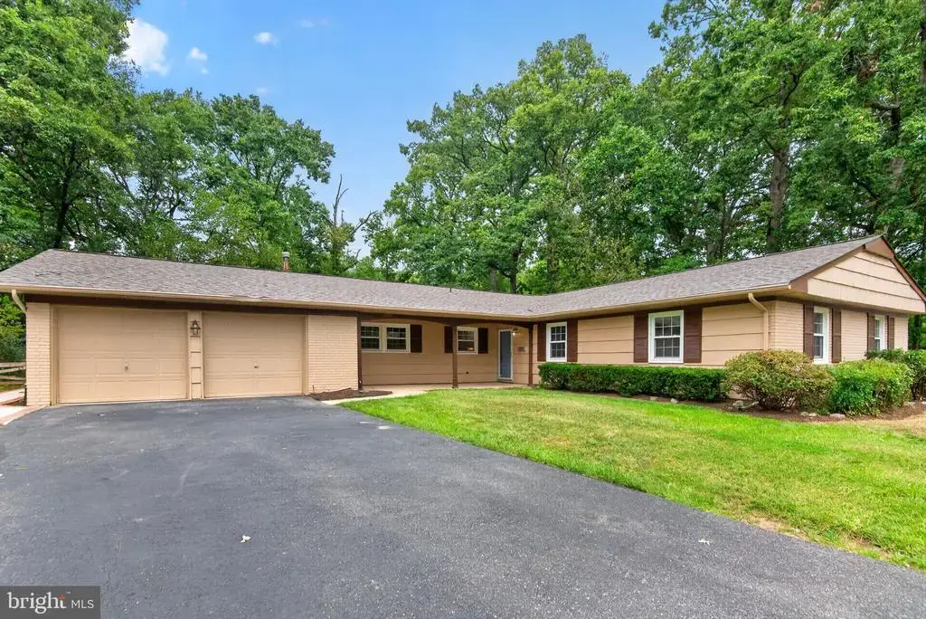 8900 Boxford Ct, LAUREL