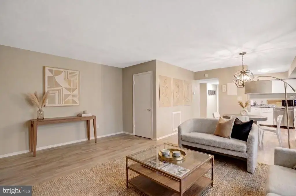 3200 S 28th St #204, ALEXANDRIA