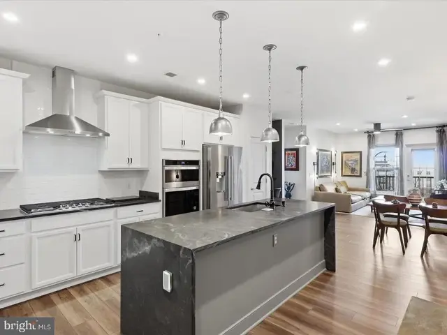 100 Saint Ives Pl #403, Oxon Hill