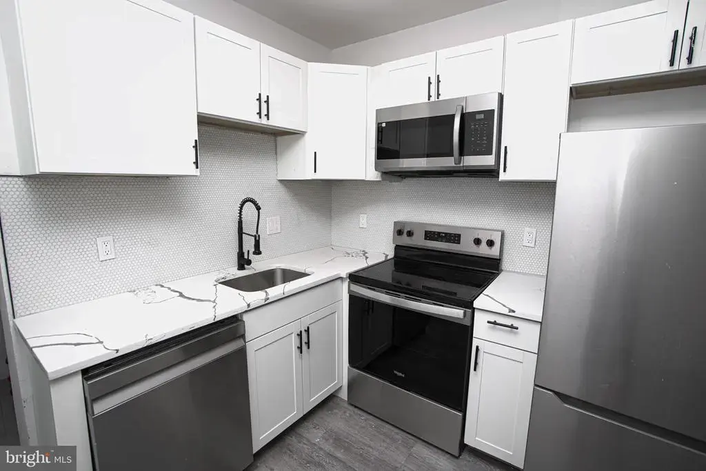 1721 W Lippincott St, PHILADELPHIA