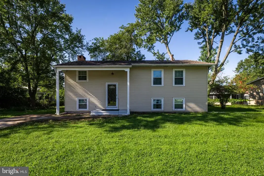 1203 Pinefield Rd, NEWARK
