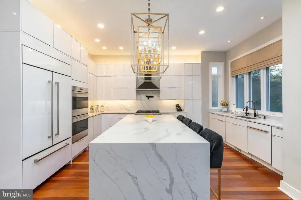838 Lombard St, PHILADELPHIA