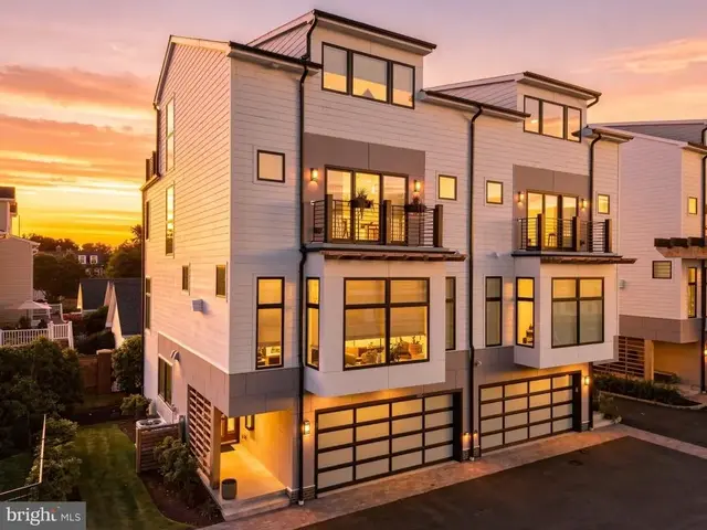 7 Clear Springs Ct, Doylestown