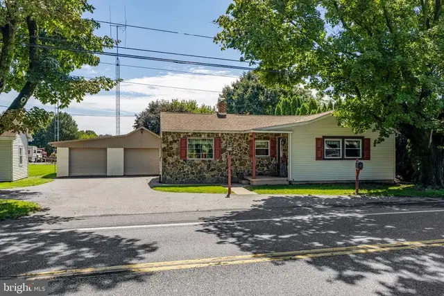 426 E 28th Division Hwy, Lititz