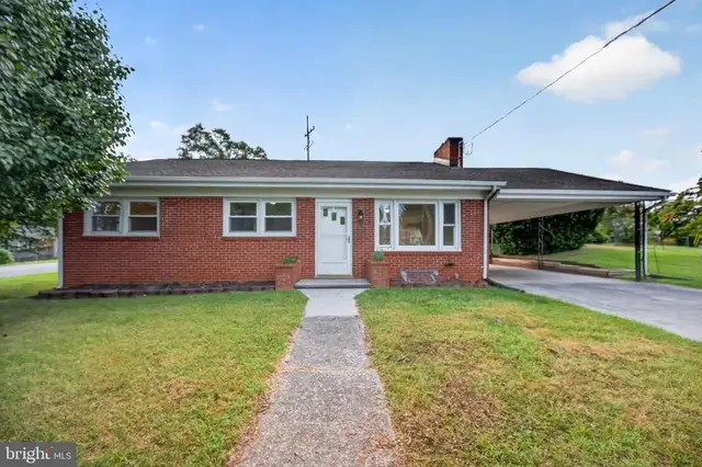 801 Happy Creek Rd, Front Royal