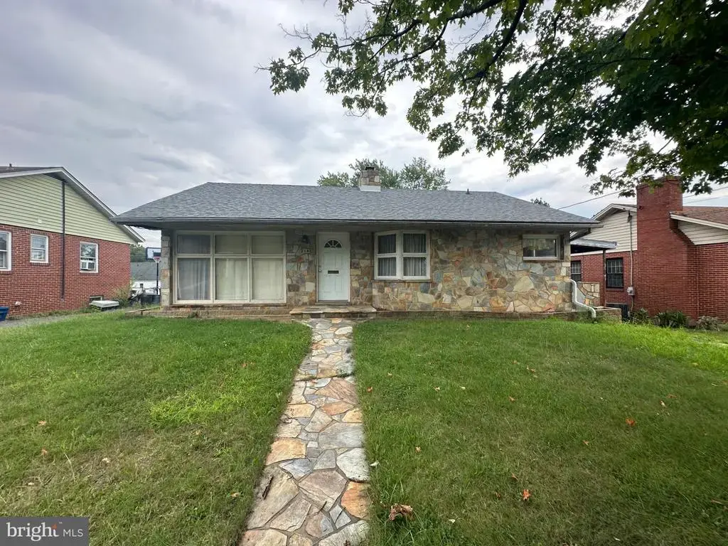 214 Molden Dr, WINCHESTER