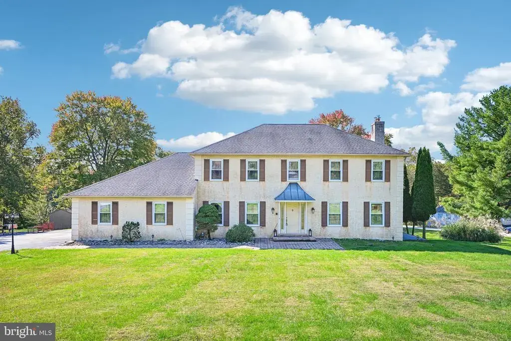 4 Jonathan Morris Cir, MEDIA