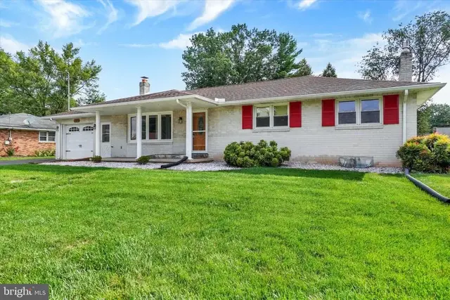 2319 Redwood Rd, York