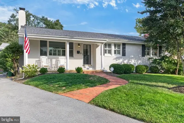 5 Bristol Cir, Annapolis