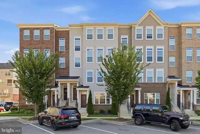 6042 Forum Sq, Frederick