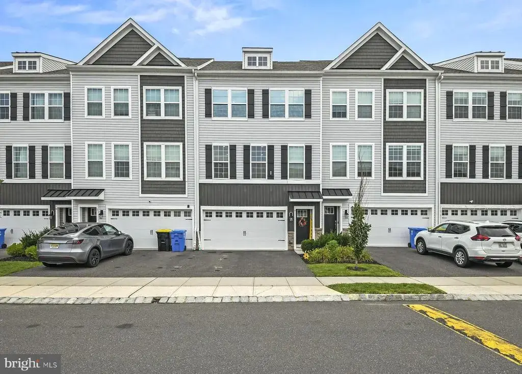 9 Autumn Park Blvd, MEDFORD